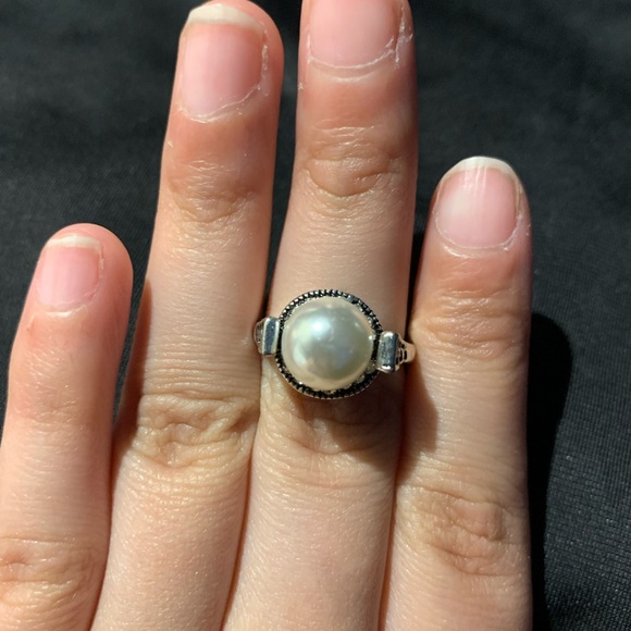 3/$10 Fake pearl halo setting ring - Picture 3 of 3
